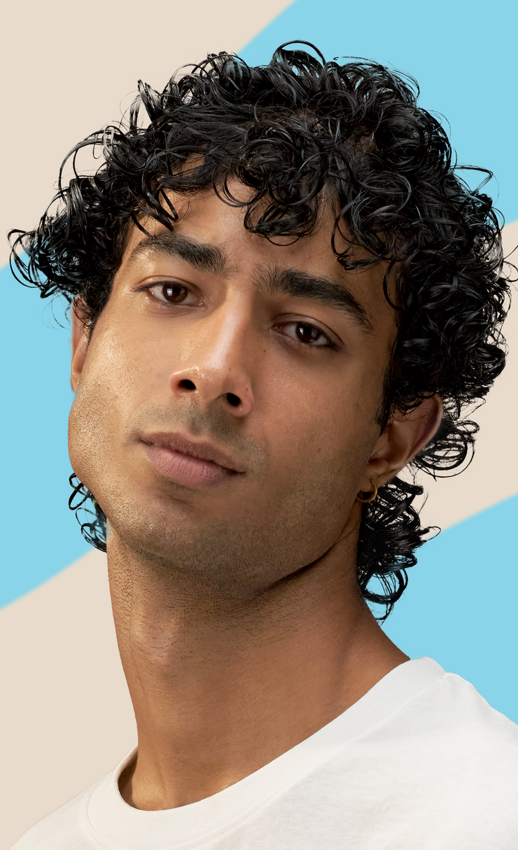 Restores<br>moisture to strands