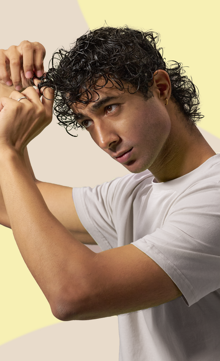 Supports<br>curl retention